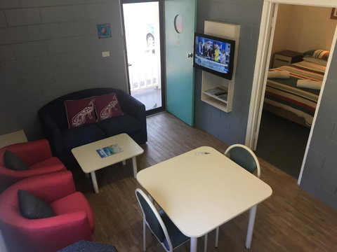 Esperance Central Accommodation - Winery Find 35