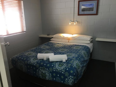 Esperance Central Accommodation - Winery Find 22