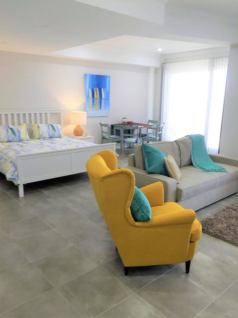 Studio Style Mindarie Marina - Winery Find 3