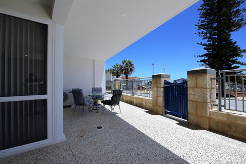 Studio Style Mindarie Marina - Winery Find 12