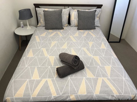 Gerring Court With Free 1 Car Bay Parking - Winery Find 4