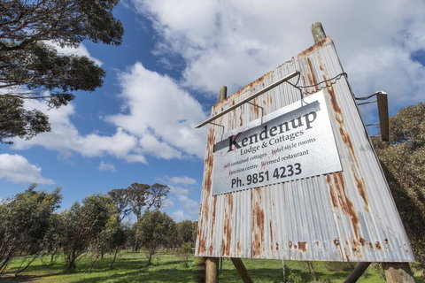 Kendenup Cottages And Lodge - Winery Find 0