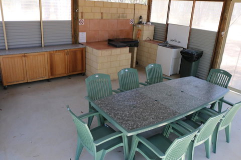 Kendenup Cottages And Lodge - Winery Find 21