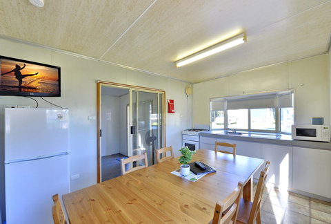 Mandurah Coastal Holiday Park - Winery Find 23