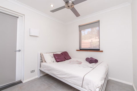 'Bindoon Valley Escape' Cottage - Winery Find 4