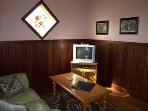 Pemberton Old Picture Theatre Holiday Apartments - Winery Find 42