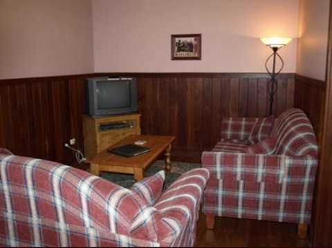 Pemberton Old Picture Theatre Holiday Apartments - Winery Find 37