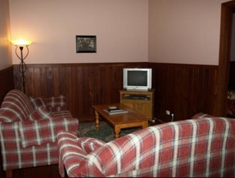Pemberton Old Picture Theatre Holiday Apartments - Winery Find 25