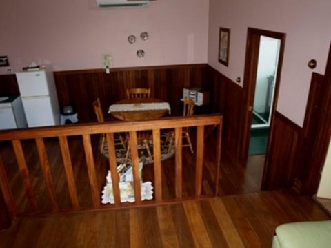 Pemberton Old Picture Theatre Holiday Apartments - Winery Find 36