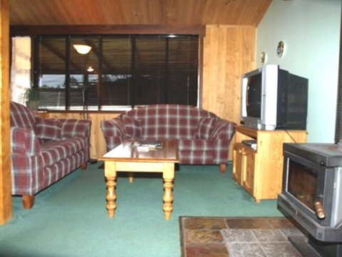 Pemberton Old Picture Theatre Holiday Apartments - Winery Find 1
