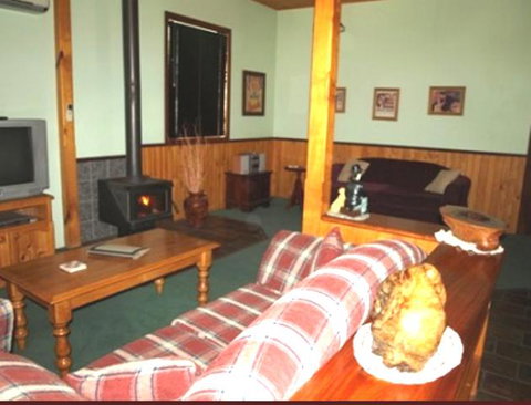 Pemberton Old Picture Theatre Holiday Apartments - Winery Find 21
