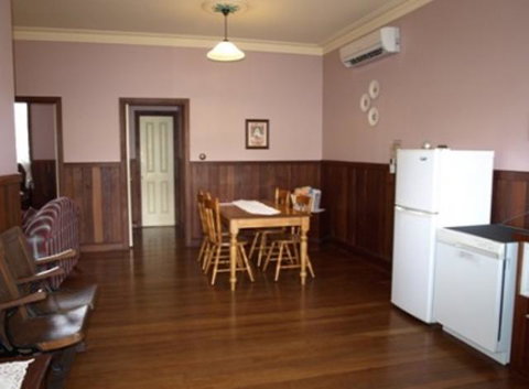 Pemberton Old Picture Theatre Holiday Apartments - Winery Find 32