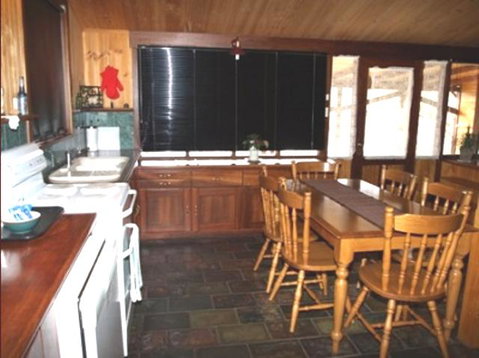 Pemberton Old Picture Theatre Holiday Apartments - Winery Find 7