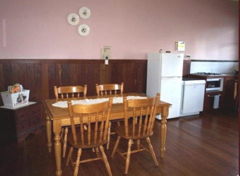 Pemberton Old Picture Theatre Holiday Apartments - Winery Find 28