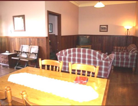 Pemberton Old Picture Theatre Holiday Apartments - Winery Find 35
