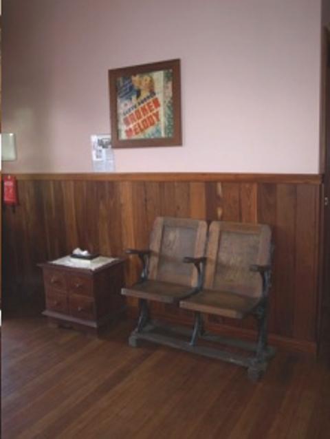 Pemberton Old Picture Theatre Holiday Apartments - Winery Find 39