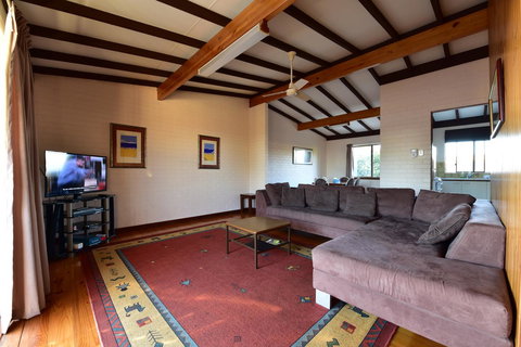 Kalbarri Sunset Villa - Winery Find 13