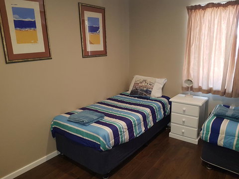 Kalbarri Sunset Villa - Winery Find 11