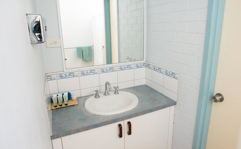 Kalbarri Palm Resort - Winery Find 12