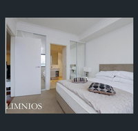 Frankly Francis - Exquisite Executive Apartment - Winery Find