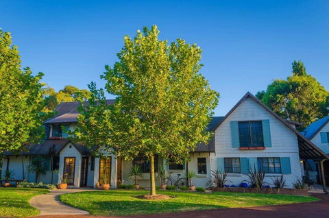 Sienna Lodge - Winery Find 25