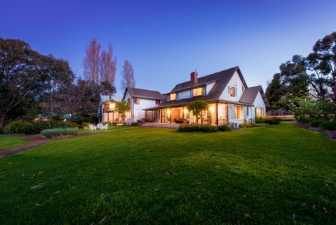 Sienna Lodge - Winery Find 21