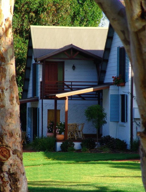 Sienna Lodge - Winery Find 16