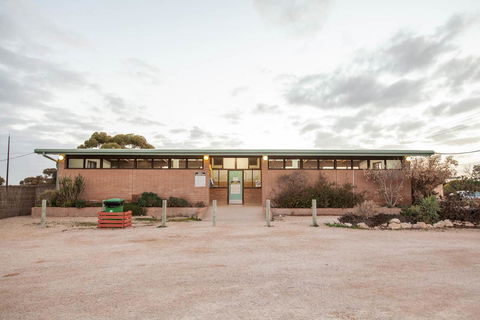 EUCLA MOTOR HOTEL - Winery Find 9