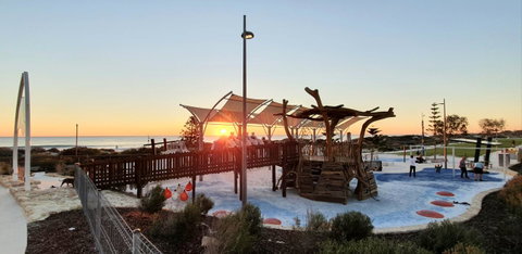 Scarborough Beach Front Resort - Shell Four - Winery Find 18