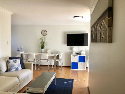 Scarborough Beach Front Resort - Shell Four - Winery Find 10