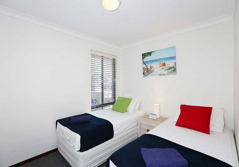 Scarborough Beach Front Resort - Shell Four - Winery Find 13