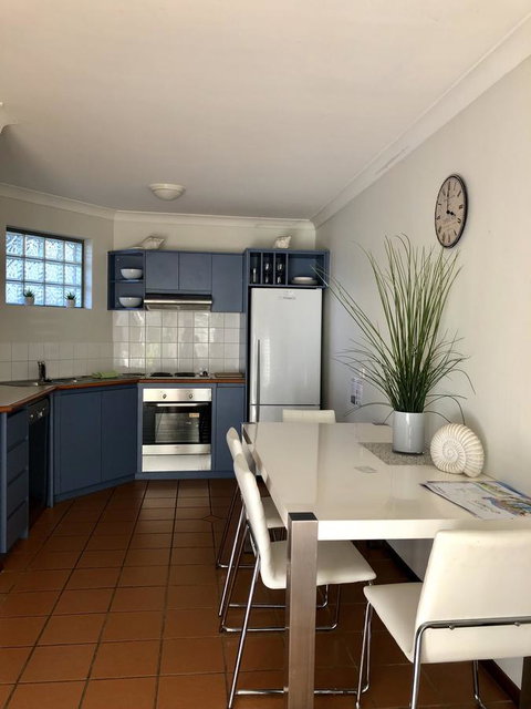 Scarborough Beach Front Resort - Shell Four - Winery Find 11