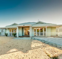 Blue Sky Escapes The Lookout Lancelin - Winery Find