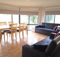 Cosy Corner Chalets - Winery Find