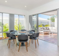 Karrinyup Waters Luxury House Rental - Winery Find