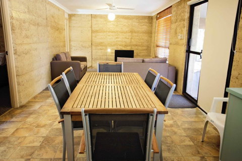 Hopetoun Motel & Chalet Village - Winery Find 40