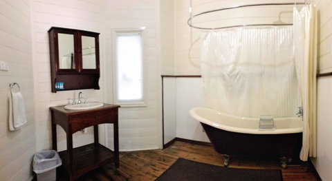 Hopetoun Motel & Chalet Village - Winery Find 37
