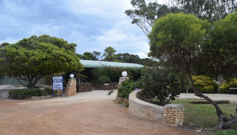 Hopetoun Motel & Chalet Village - Winery Find 13