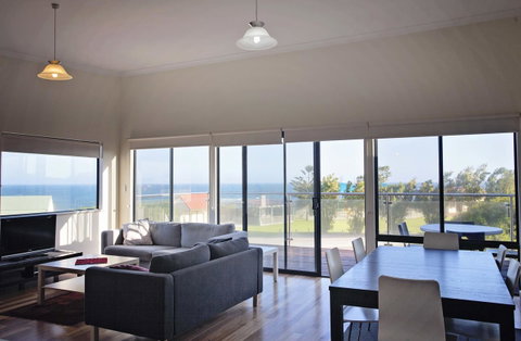 Hopetoun Motel & Chalet Village - Winery Find 6