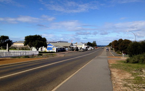 Hopetoun Motel & Chalet Village - Winery Find 16