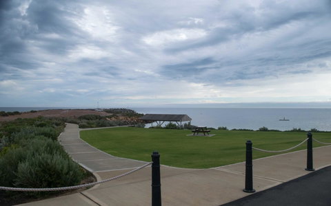 Hopetoun Motel & Chalet Village - Winery Find 39