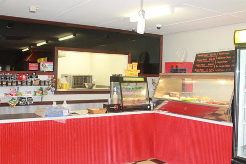 Meekatharra Accommodation Centre - Winery Find 16
