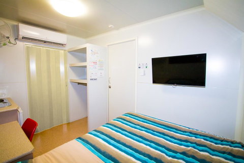 Meekatharra Accommodation Centre - Winery Find 23