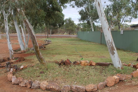 Meekatharra Accommodation Centre - Winery Find 12