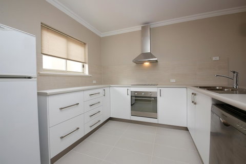 The Marina Hotel - Mindarie - Winery Find 8
