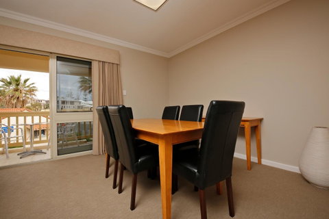 The Marina Hotel - Mindarie - Winery Find 11