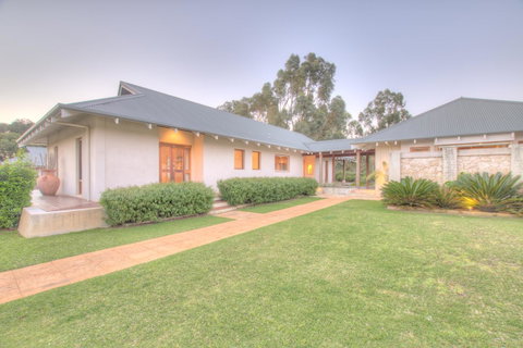 Moana Spa Villas - Prime Yallingup Location - Winery Find 1