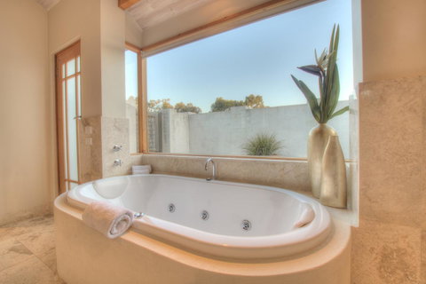 Moana Spa Villas - Prime Yallingup Location - Winery Find 6