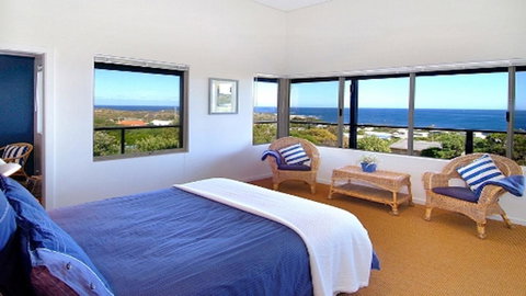 Tru Blu - Enjoy Sweeping 180 Degree Views Of Gracetown In This Modern Family Beach House - Winery Find 3