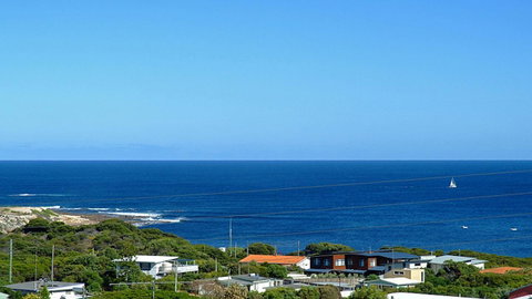 Tru Blu - Enjoy Sweeping 180 Degree Views Of Gracetown In This Modern Family Beach House - Winery Find 6